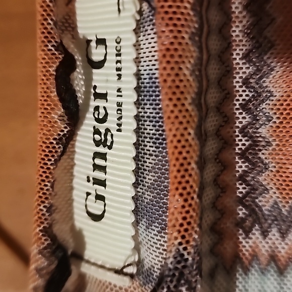 Mesh Square Pattern Top - Picture 3 of 3